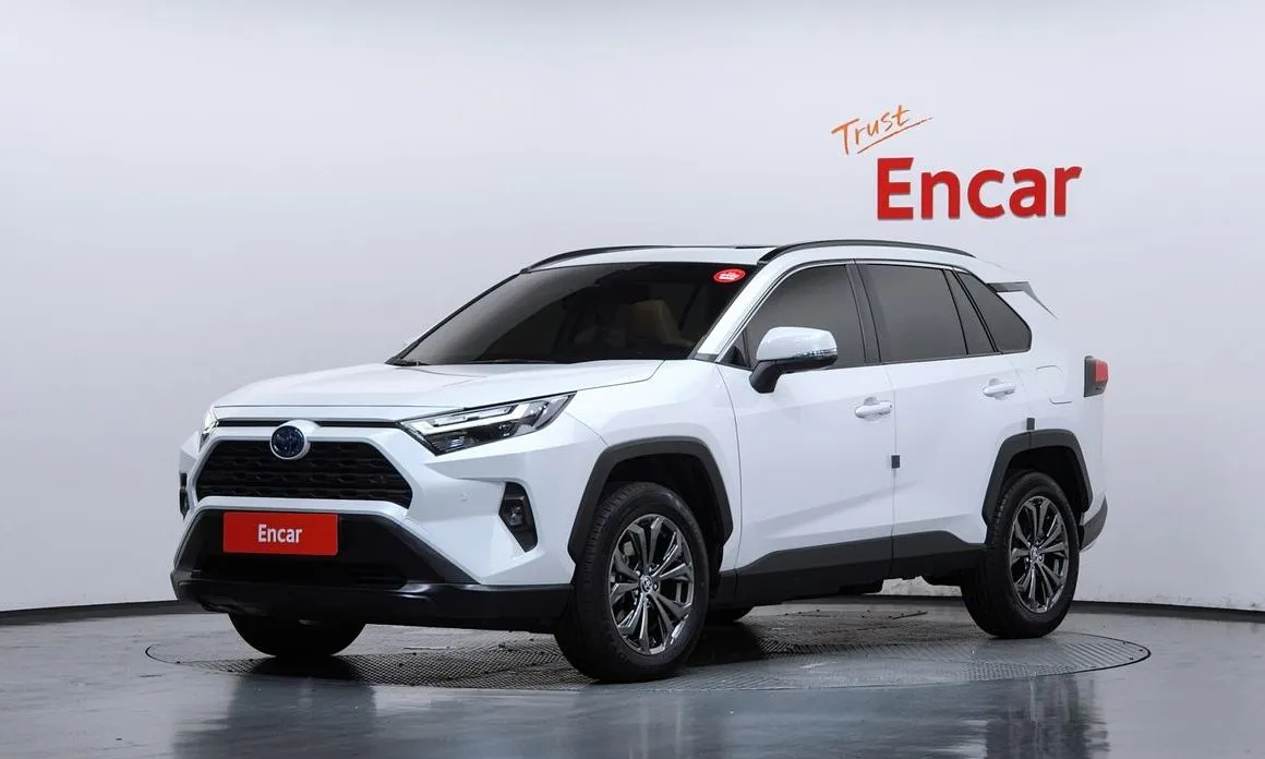 Toyota RAV4 — фото 1