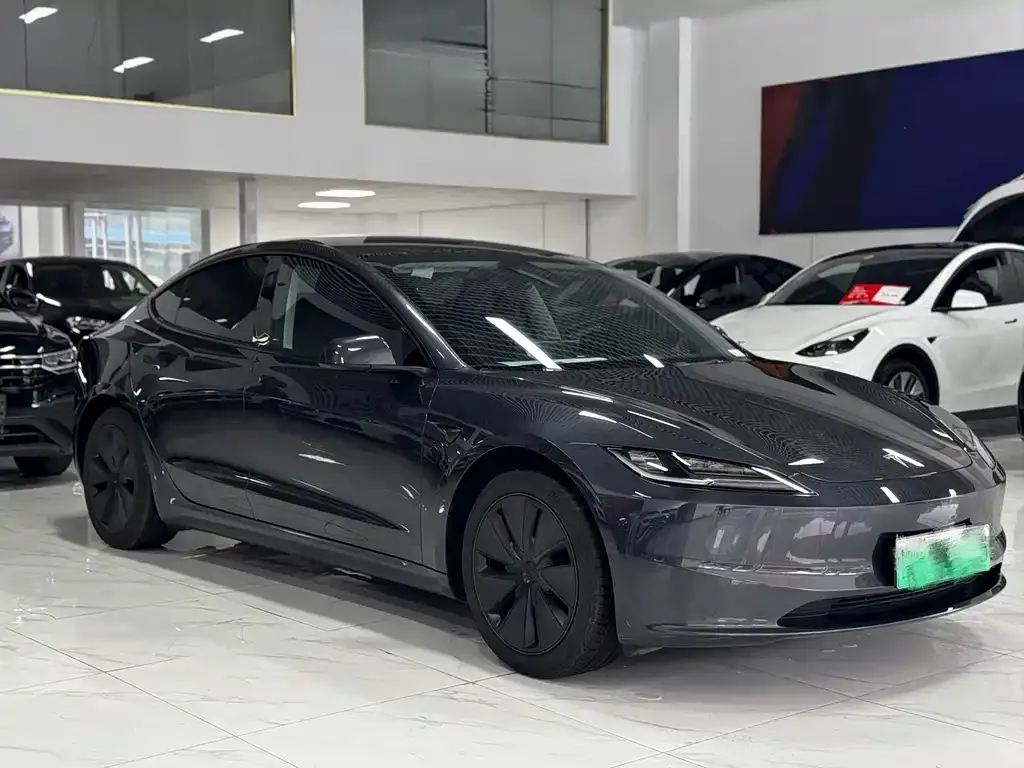 Tesla Model 3 — фото 9