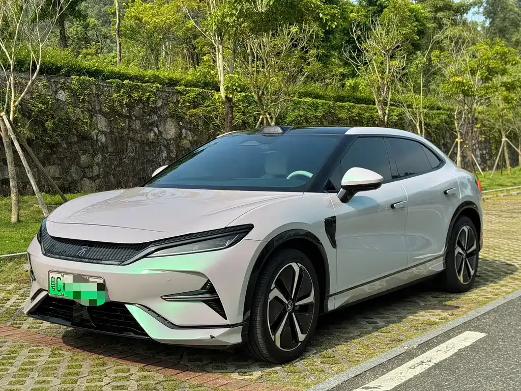 BYD L EV — фото 1
