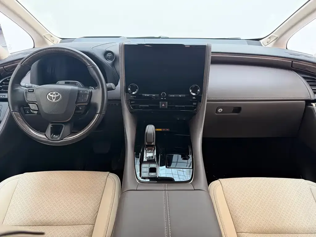 Toyota Alphard — фото 8