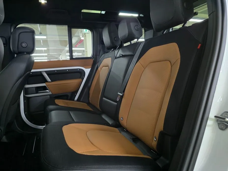 Land Rover Defender — фото 10
