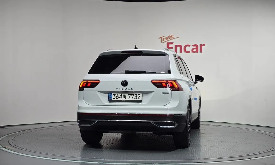 Volkswagen Tiguan — фото 9