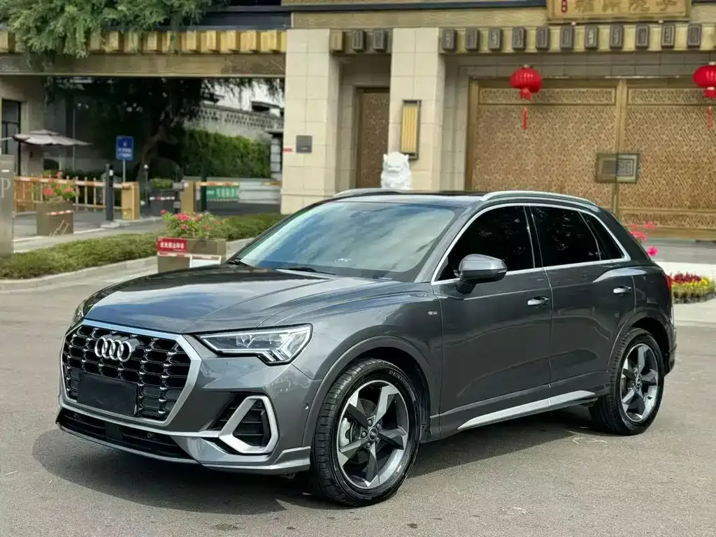 Audi Q3 — фото 1