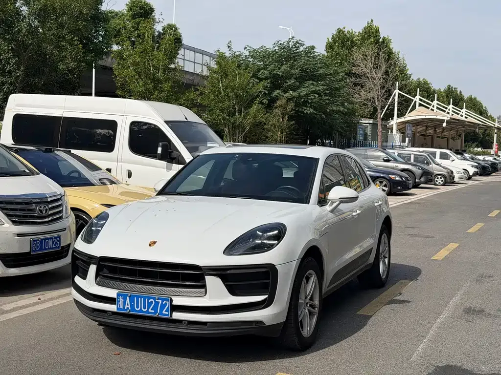 Porsche Macan — фото 1