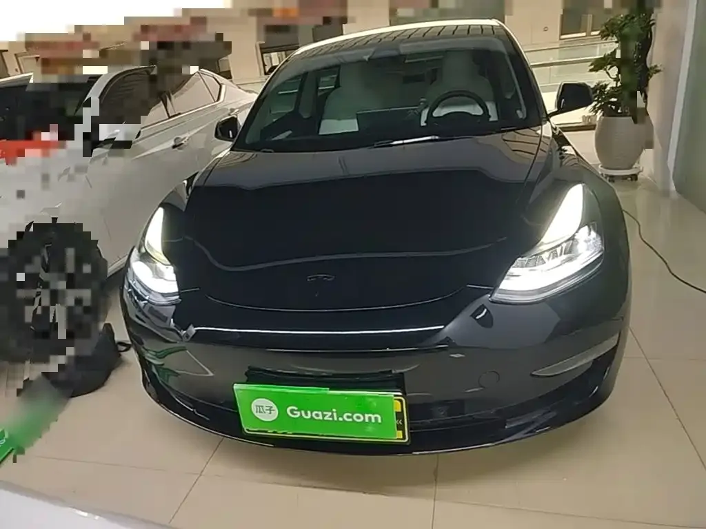 Tesla Model 3 — фото 5