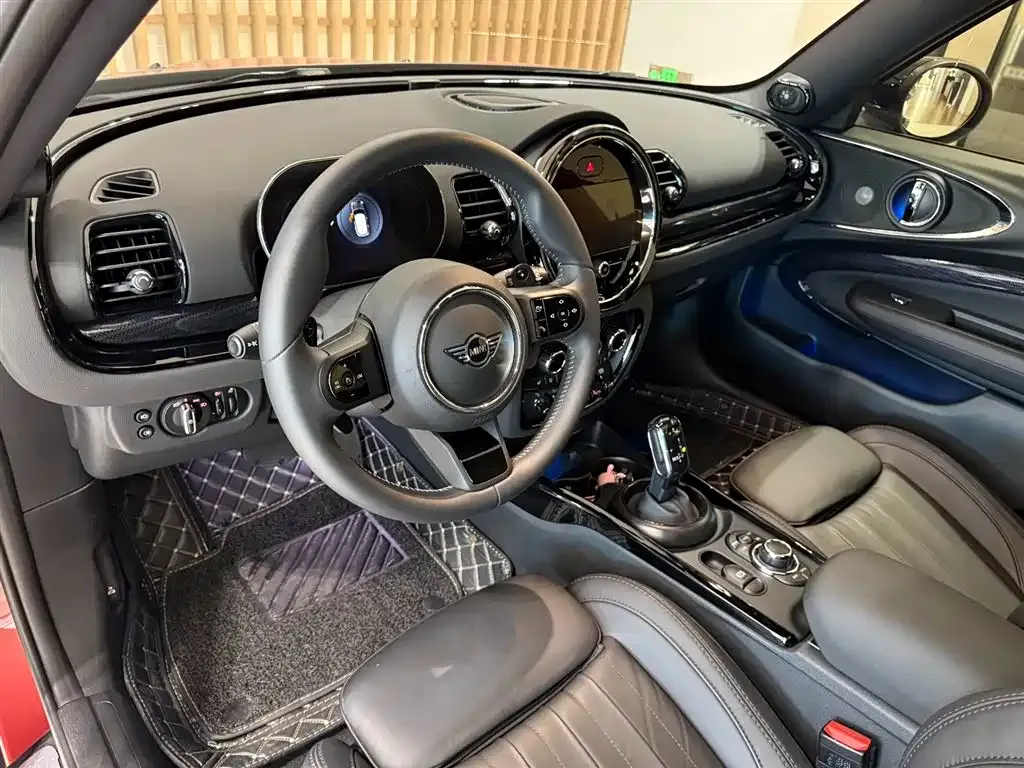 MINI Clubman — фото 7