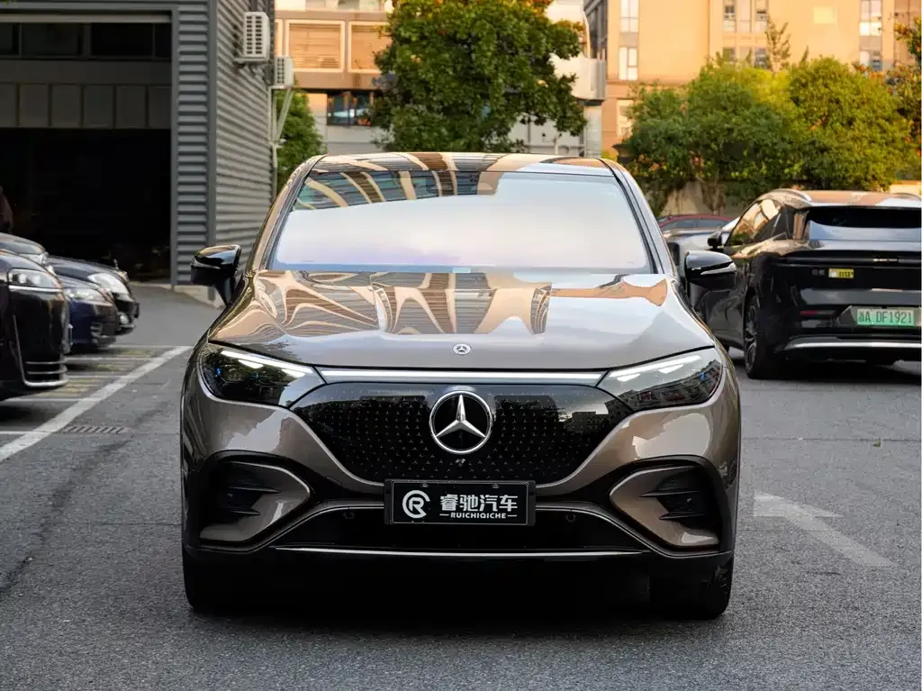 Mercedes-Benz EQE SUV — фото 10