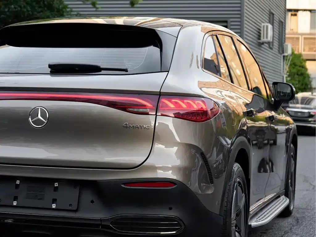 Mercedes-Benz EQE SUV — фото 2