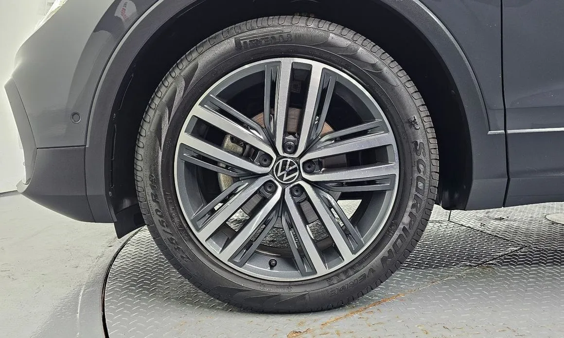 Volkswagen Tiguan — фото 6