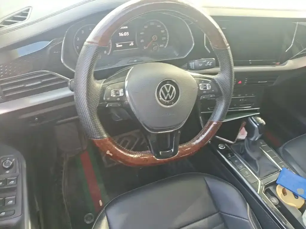 Volkswagen Passat — фото 9