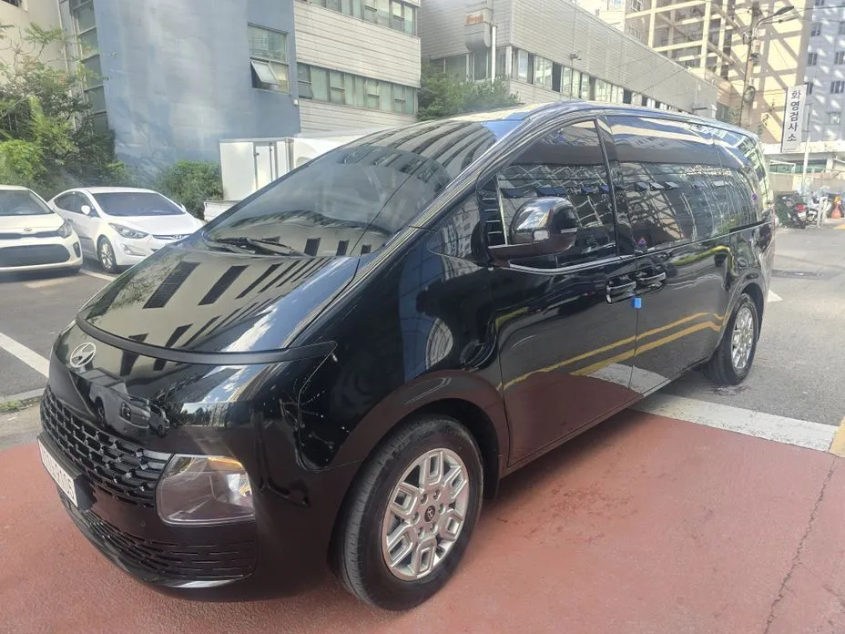 Hyundai Staria — фото 1