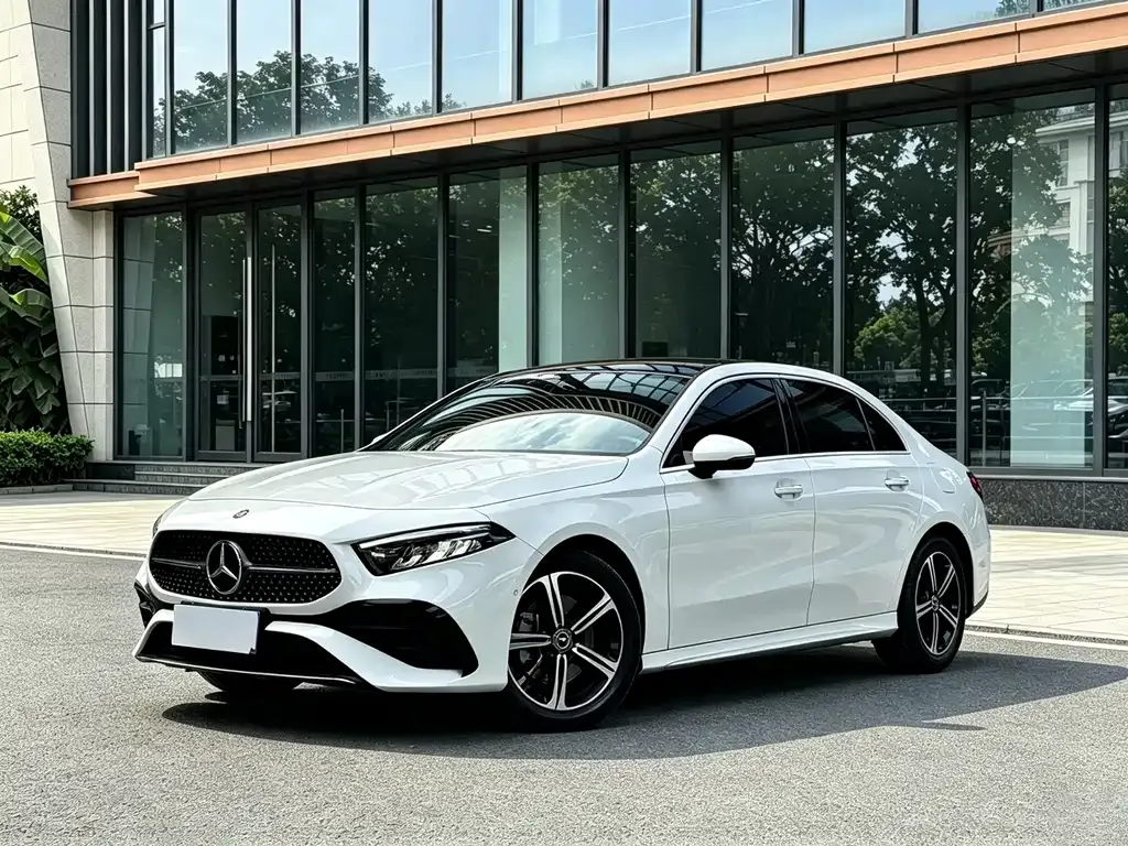 Mercedes-Benz A-Class — фото 1