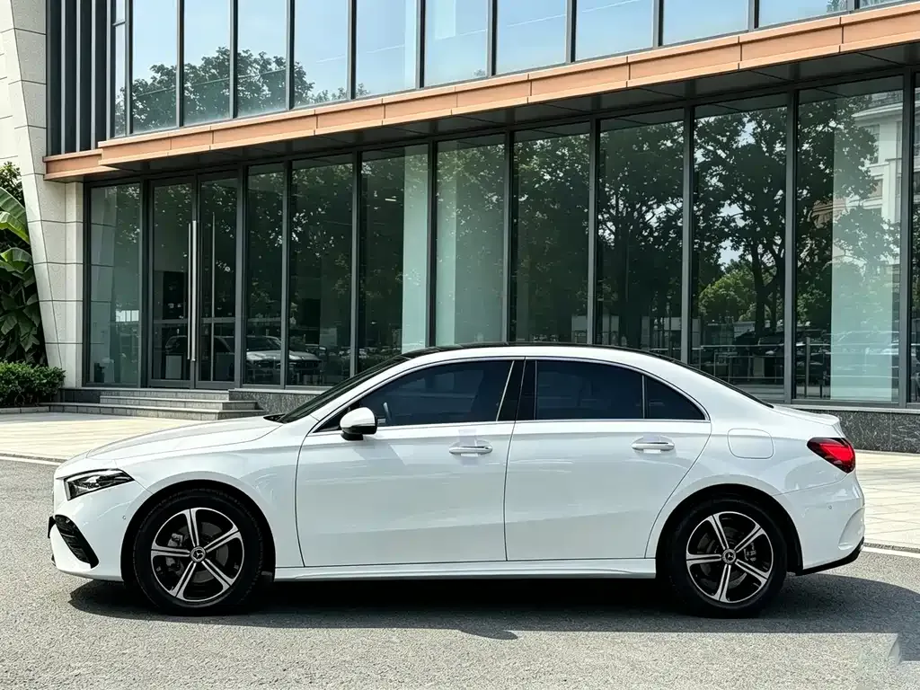 Mercedes-Benz A-Class — фото 5