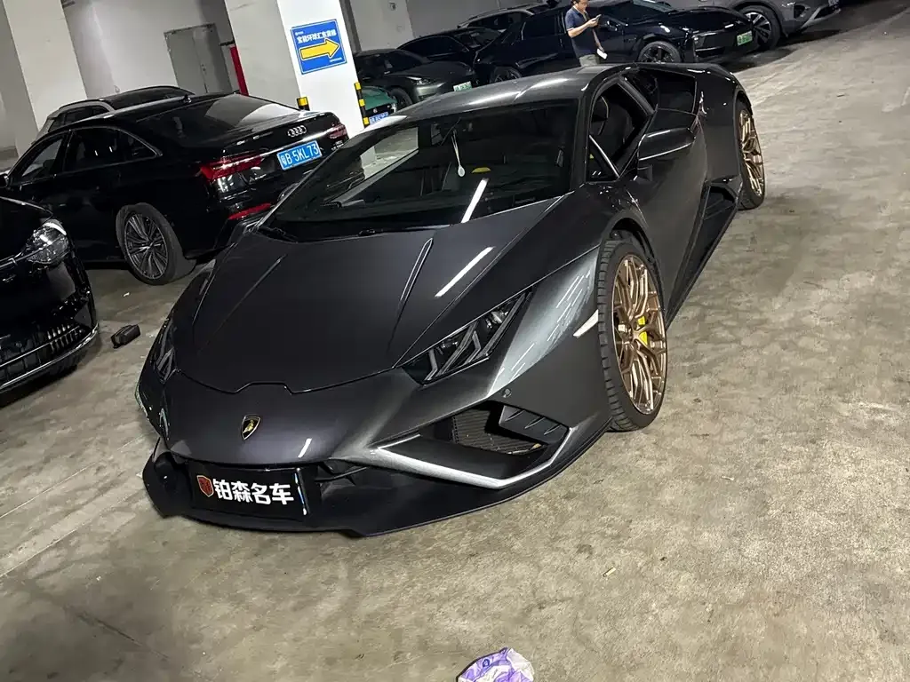 Lamborghini Huracan — фото 1