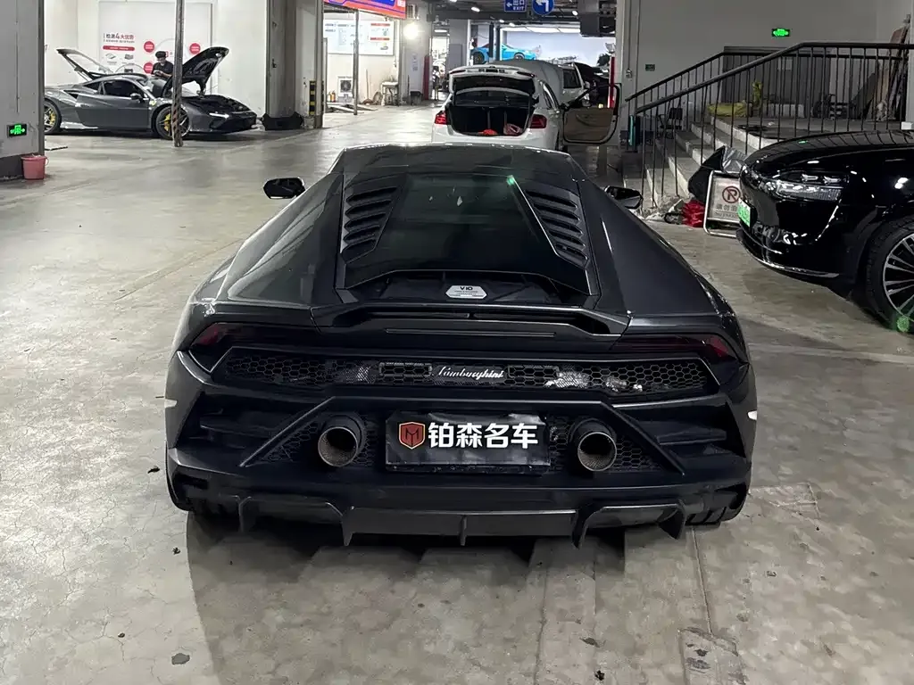 Lamborghini Huracan — фото 7