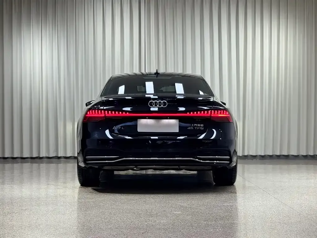Audi A7L — фото 10