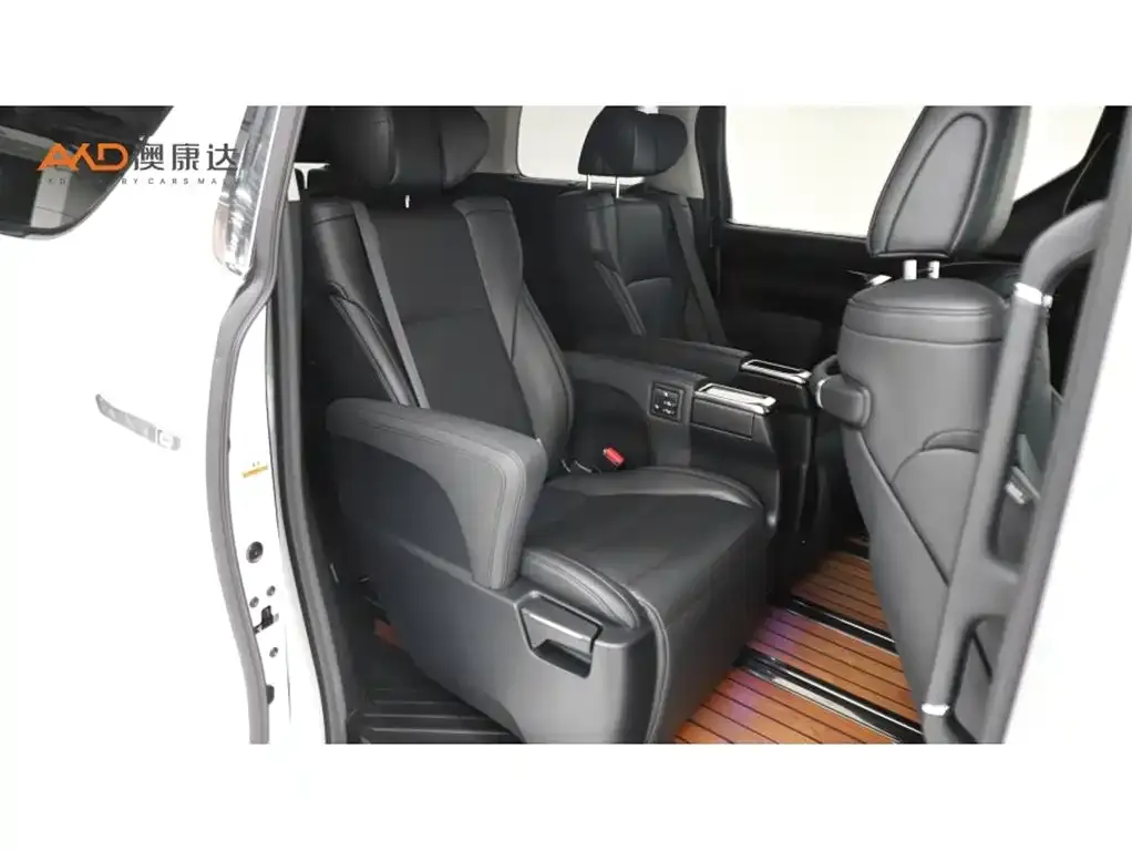 Toyota Vellfire — фото 5