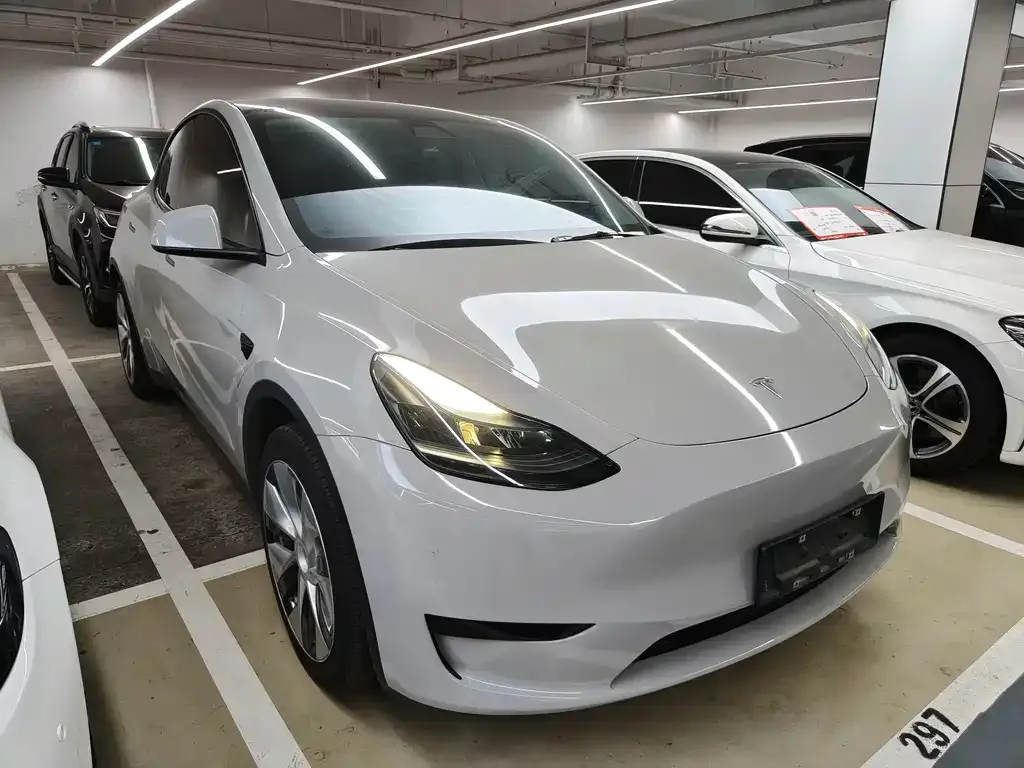 Tesla Model Y — фото 4