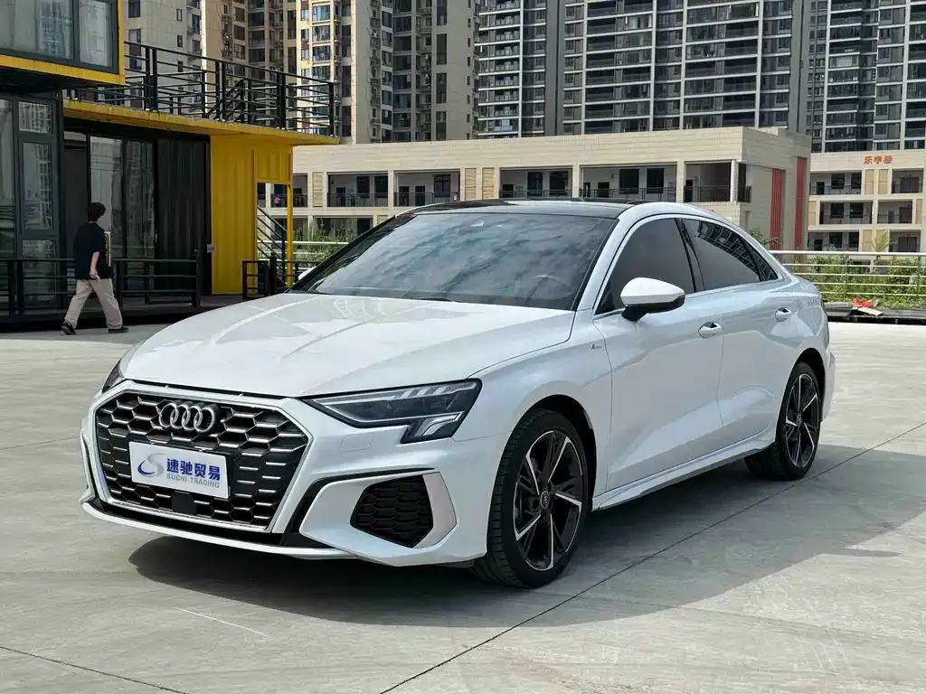 Audi A3 — фото 1