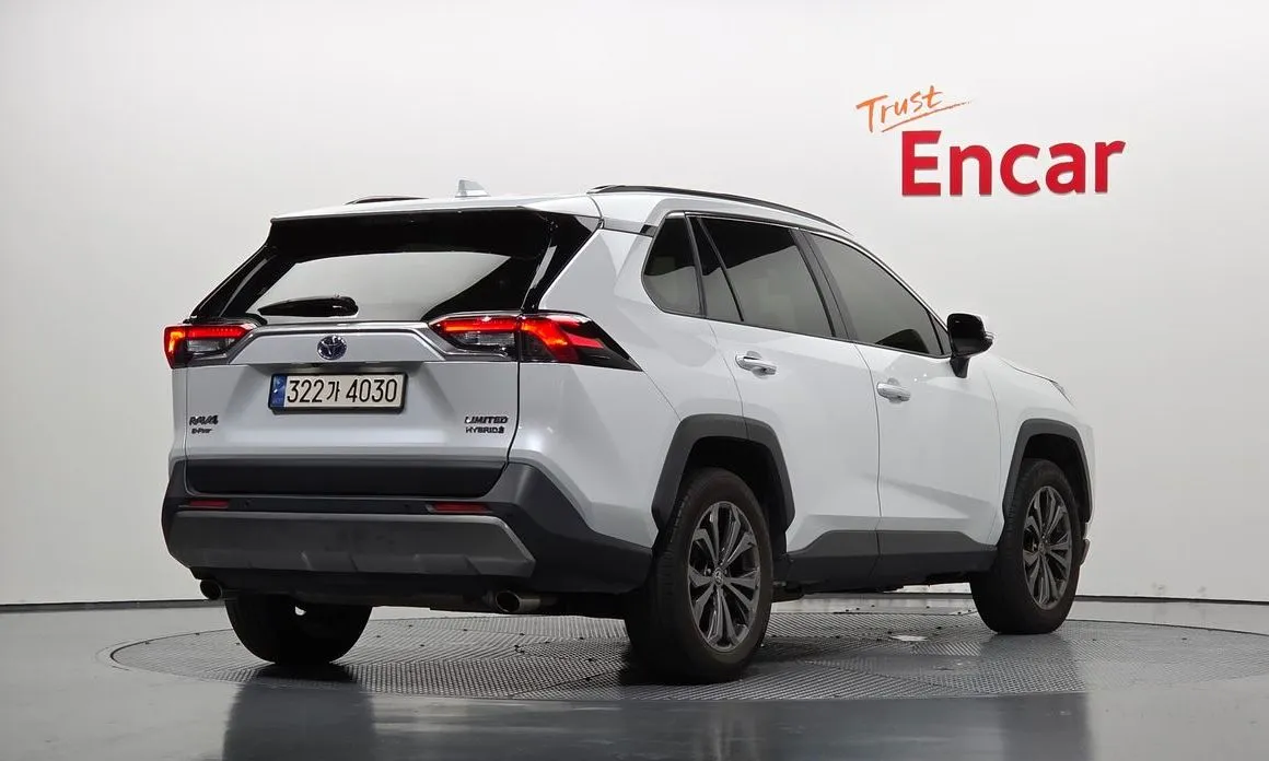 Toyota RAV4 — фото 3