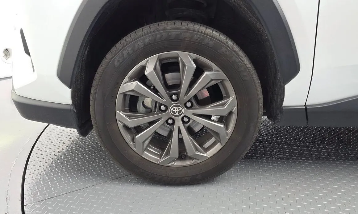 Toyota RAV4 — фото 10