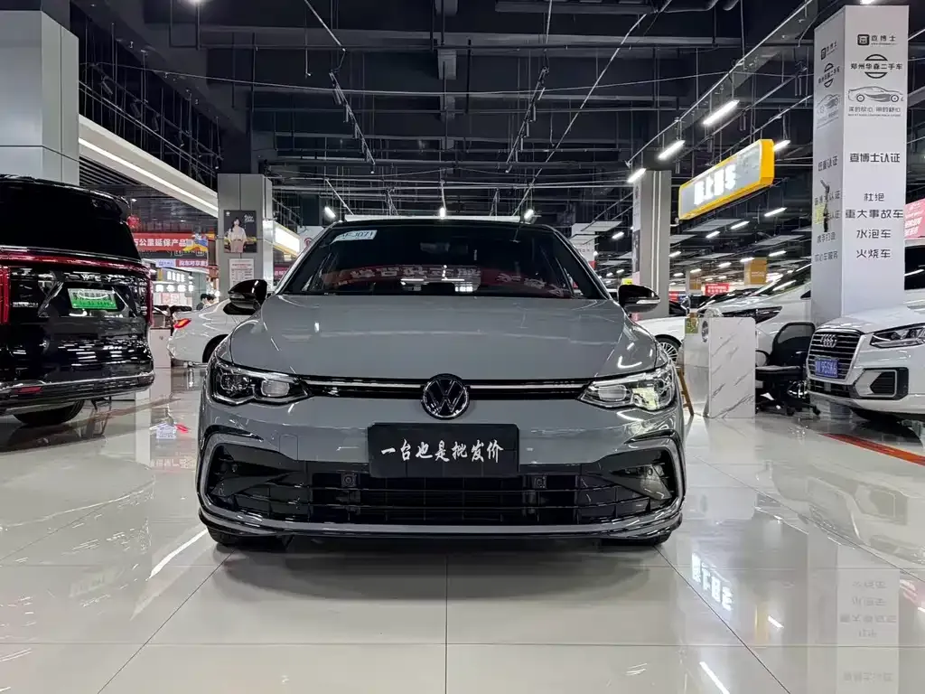 Volkswagen Golf — фото 10