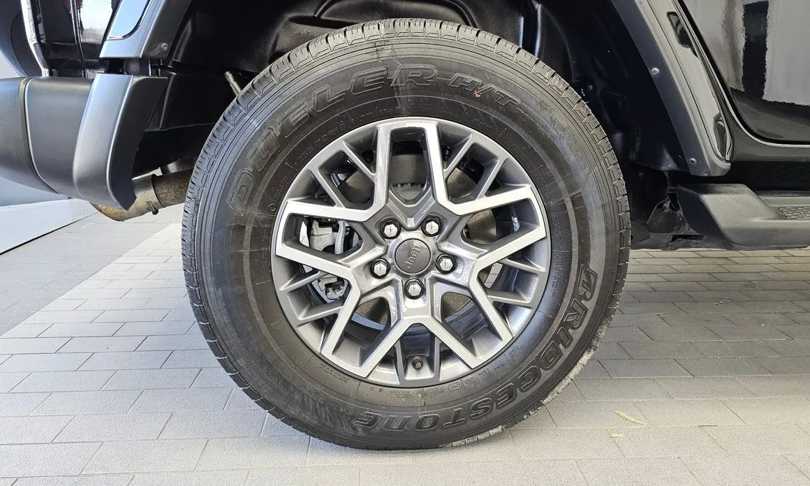 Jeep Wrangler — фото 10