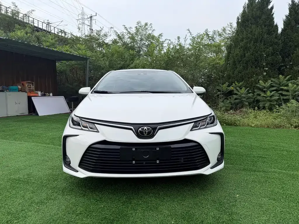 Toyota Corolla — фото 9