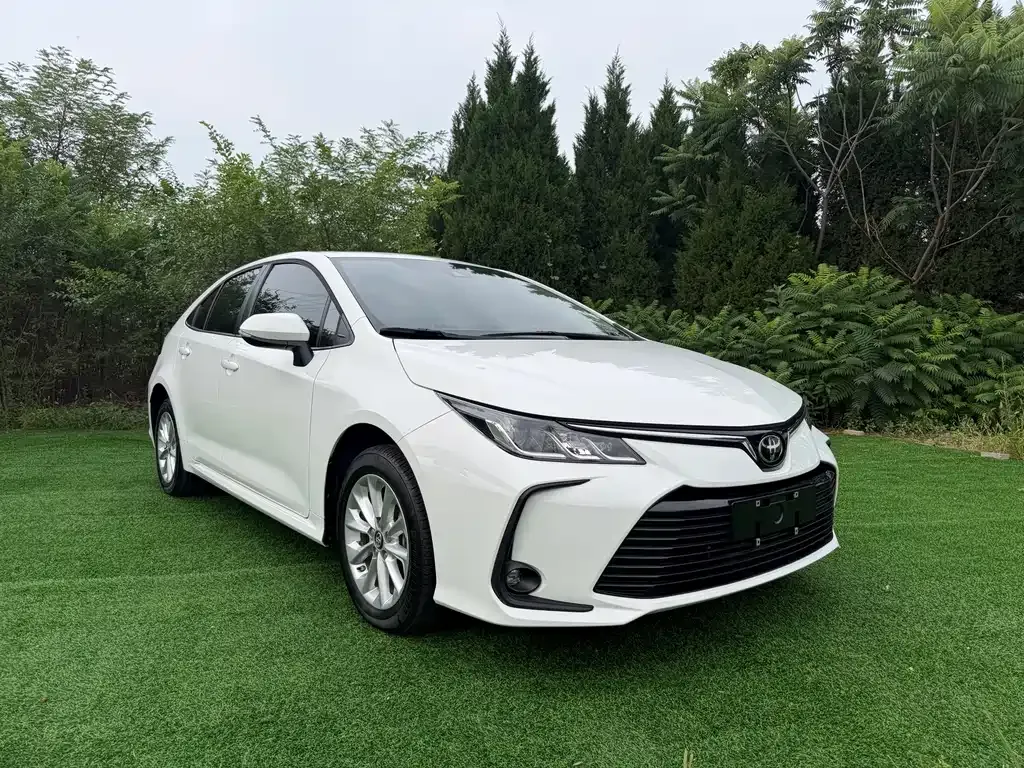 Toyota Corolla — фото 10