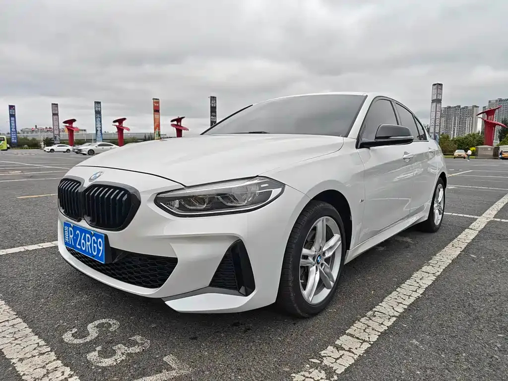 BMW 1 Series — фото 1
