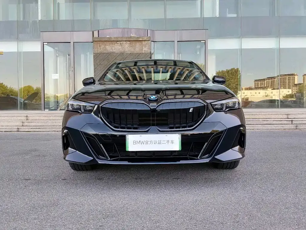BMW i5 — фото 9