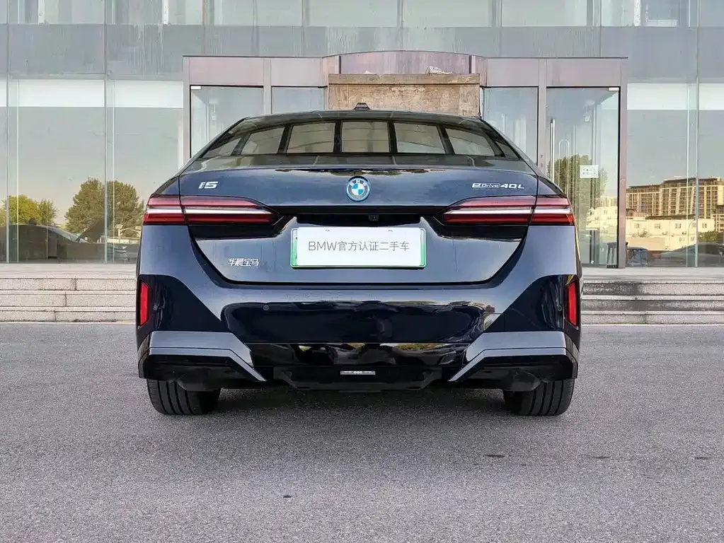 BMW i5 — фото 8