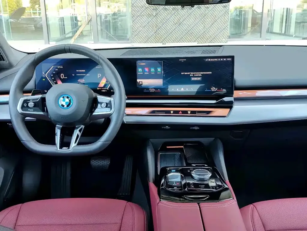 BMW i5 — фото 10