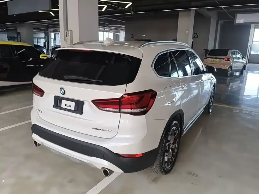 BMW X1 — фото 9