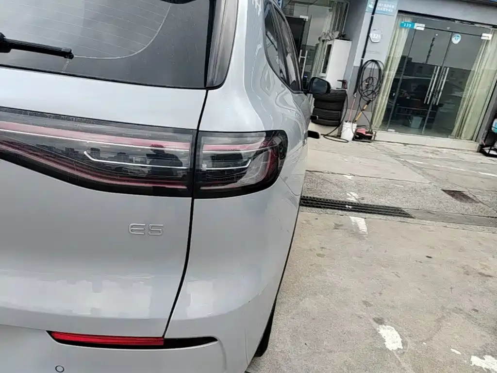 Geely Galaxy E5 — фото 10