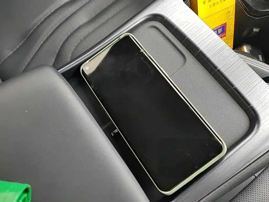 Geely Galaxy E5 — фото 8