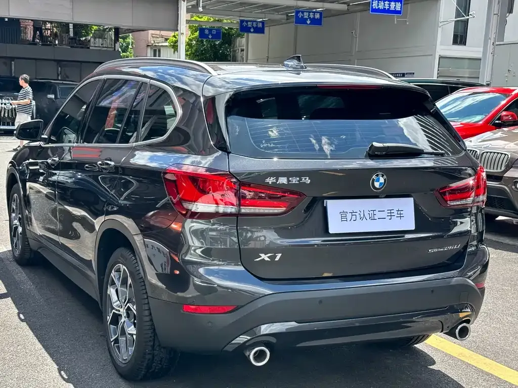 BMW X1 — фото 9