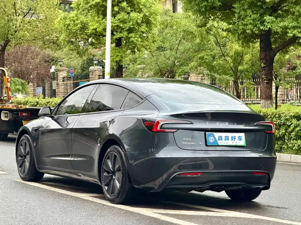 Tesla Model 3 — фото 2