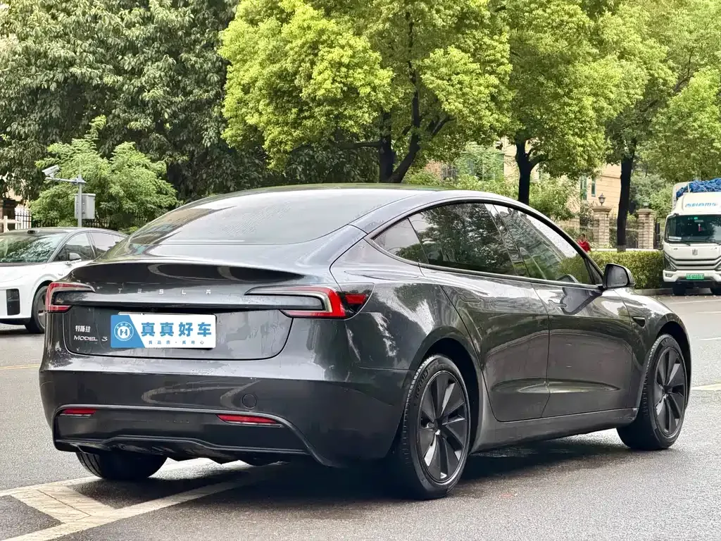 Tesla Model 3 — фото 5