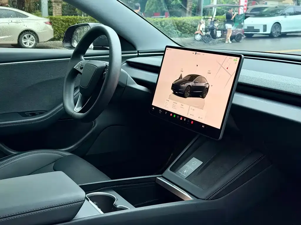 Tesla Model 3 — фото 6