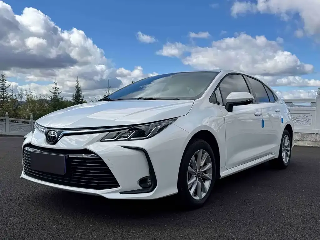 Toyota Corolla — фото 1