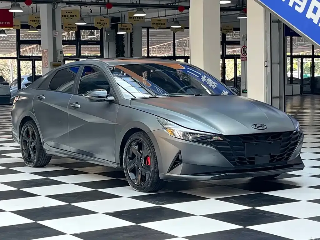Hyundai Elantra — фото 3