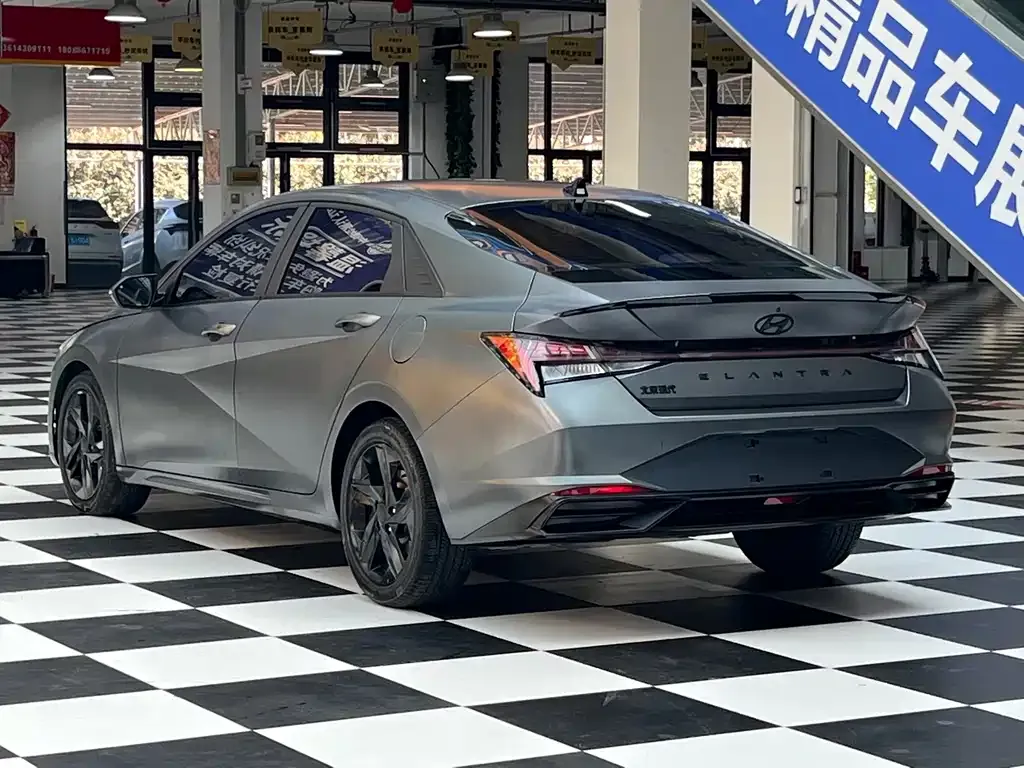 Hyundai Elantra — фото 4