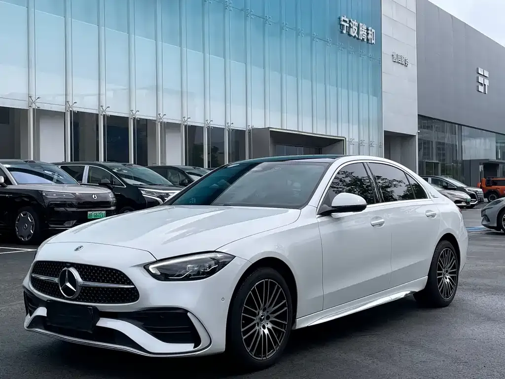 Mercedes-Benz C-Class — фото 1