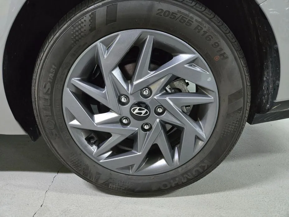 Hyundai AVANTE — фото 9