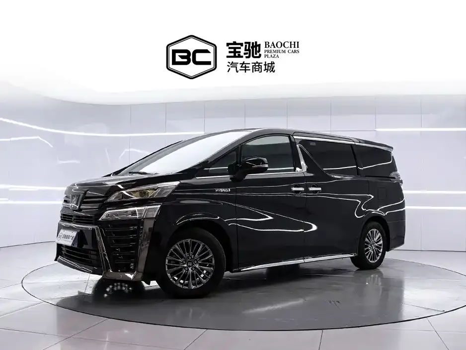 Toyota Vellfire — фото 1