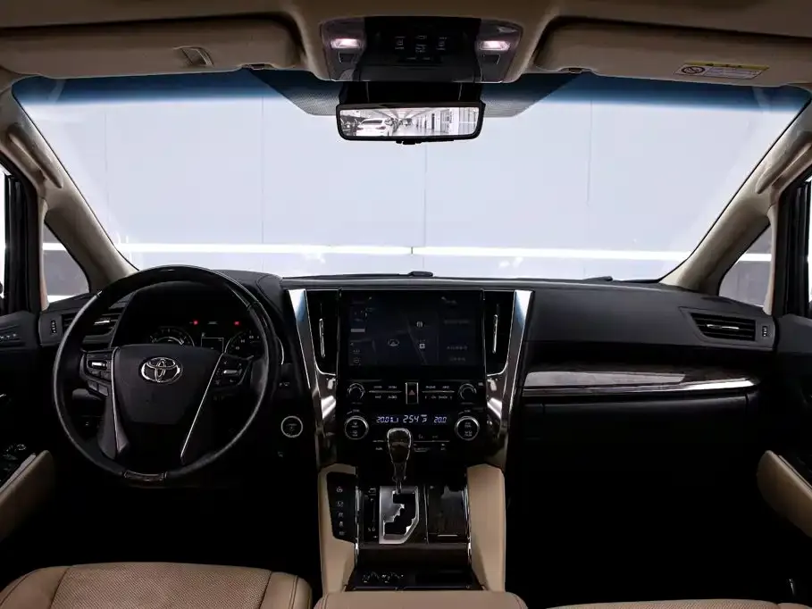 Toyota Vellfire — фото 6