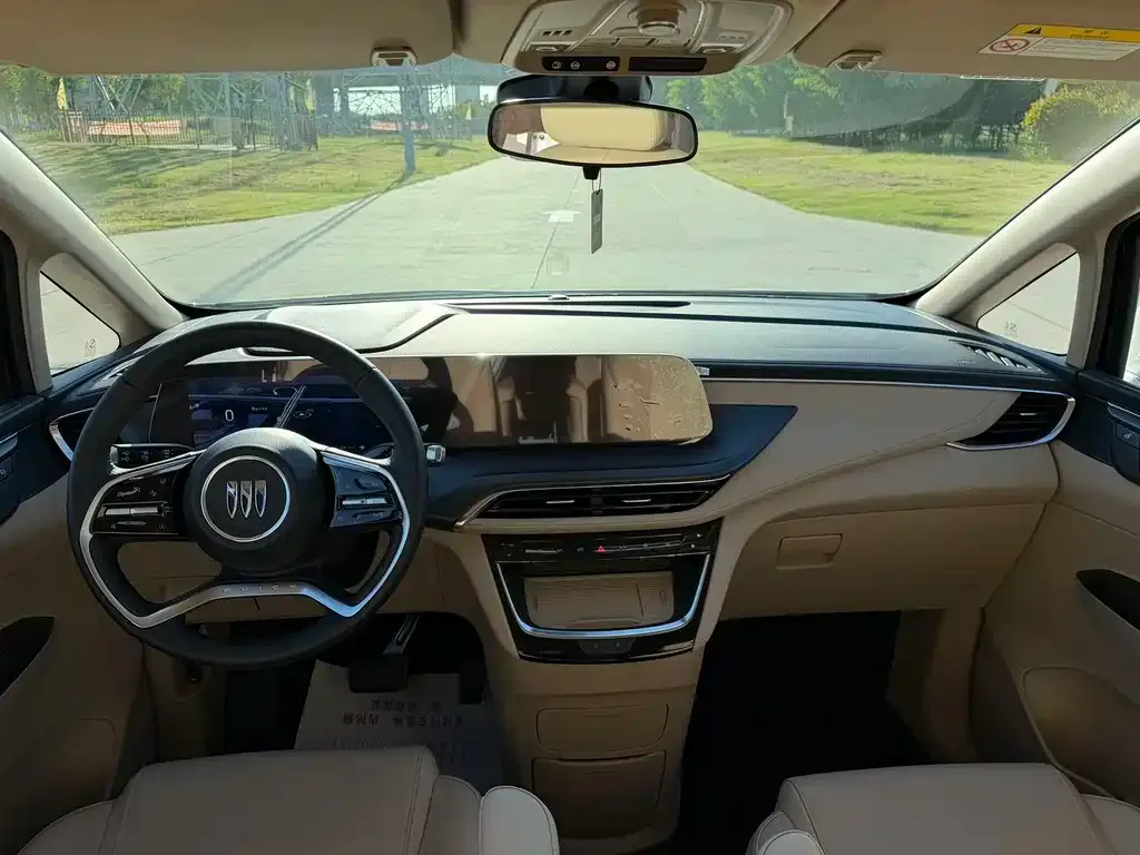 Buick GL8 Hybrid — фото 2