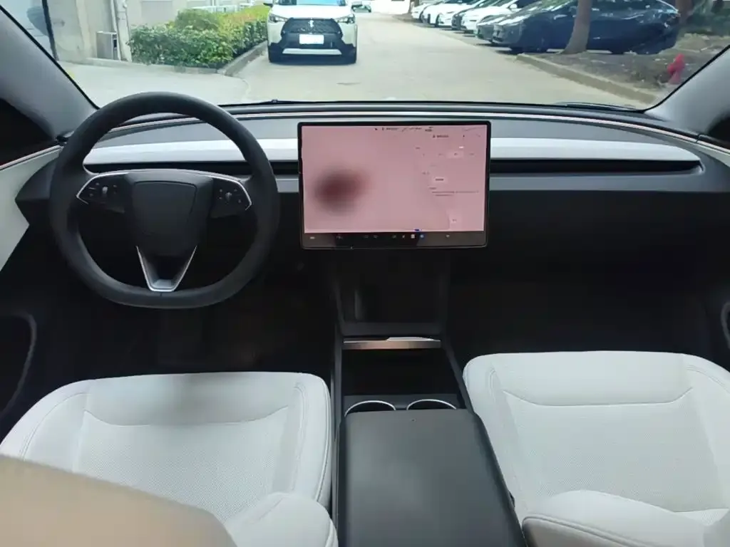 Tesla Model 3 — фото 8