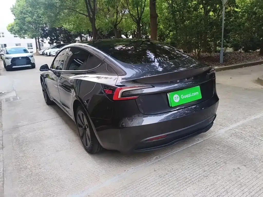 Tesla Model 3 — фото 10